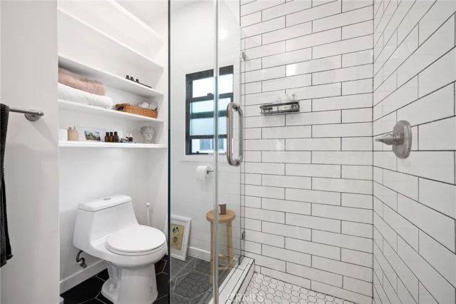 1350 Carlton Drive, Glendale, CA 91205