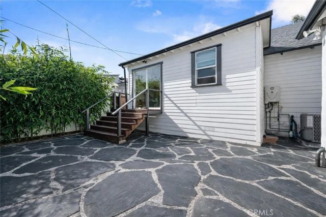 1350 Carlton Drive, Glendale, CA 91205