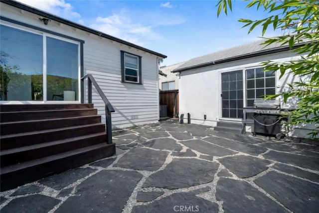 1350 Carlton Drive, Glendale, CA 91205