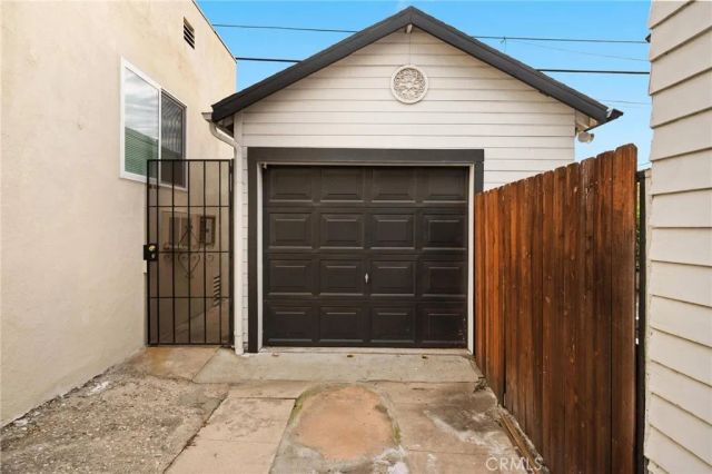 1350 Carlton Drive, Glendale, CA 91205