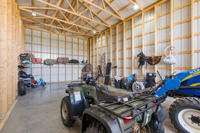 1955 Trace Creek Road, Mc Ewen, TN 37101