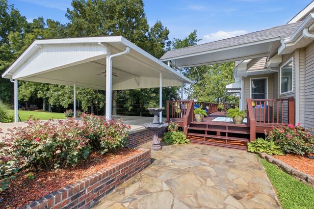 1955 Trace Creek Road, Mc Ewen, TN 37101