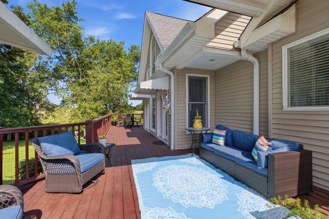 1955 Trace Creek Road, Mc Ewen, TN 37101