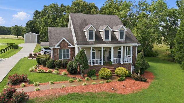 1955 Trace Creek Road, Mc Ewen, TN 37101