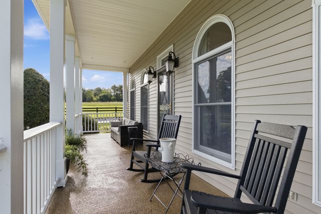 1955 Trace Creek Road, Mc Ewen, TN 37101