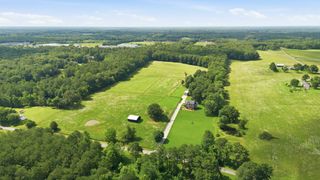 1955 Trace Creek Road, Mc Ewen, TN 37101