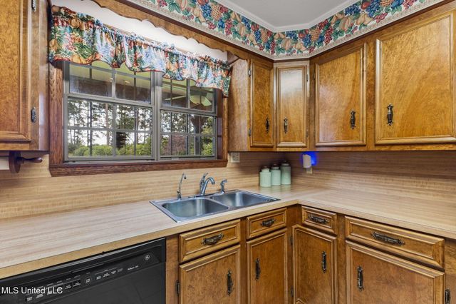 307 Salem School Road, Collins, MS 39428