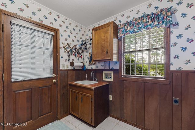 307 Salem School Road, Collins, MS 39428