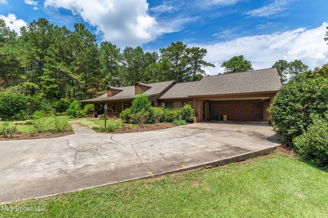307 Salem School Road, Collins, MS 39428