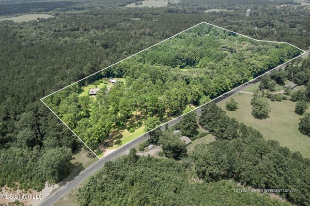 307 Salem School Road, Collins, MS 39428