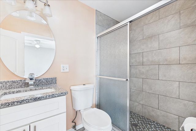 29 N Metropolitan Avenue, Waukegan, IL 60085
