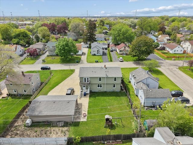 29 N Metropolitan Avenue, Waukegan, IL 60085