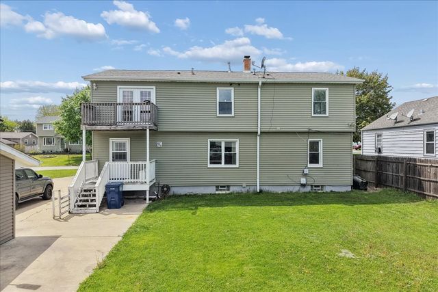 29 N Metropolitan Avenue, Waukegan, IL 60085