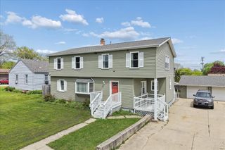 29 N Metropolitan Avenue, Waukegan, IL 60085