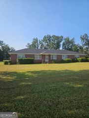 1433 N Highway 17 N, Millen, GA 30442