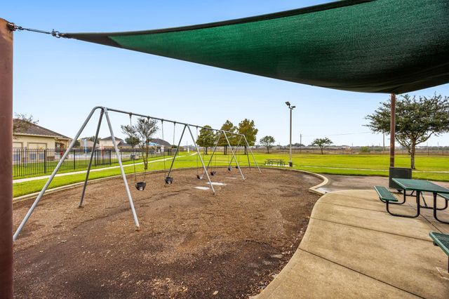 6715 Strawberry Brook Lane, Dickinson, TX 77539