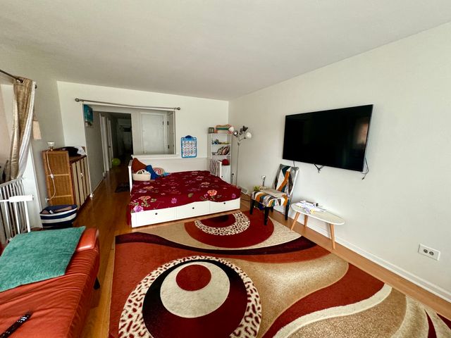 1465 N Northwest Highway 1, Park Ridge, IL 60068