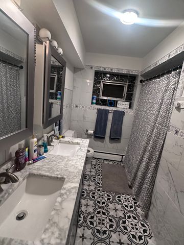 1465 N Northwest Highway 1, Park Ridge, IL 60068