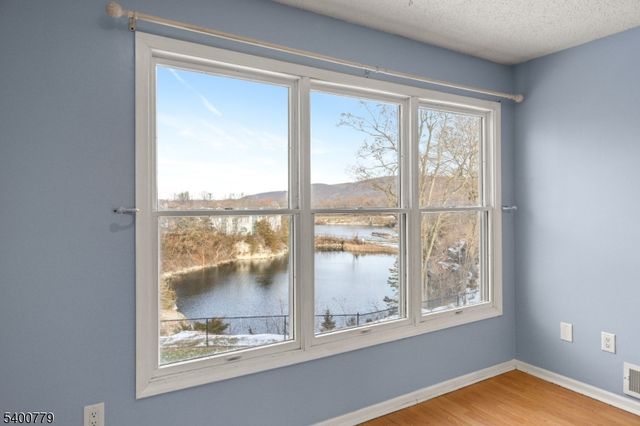 54 Burlington Ct, Hamburg Boro, NJ 07419