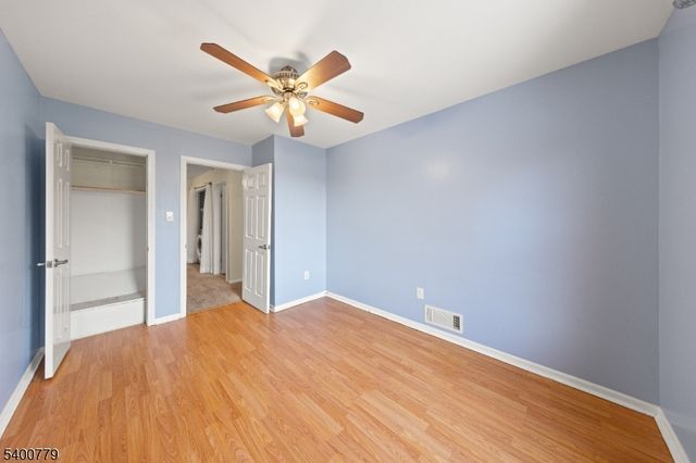 54 Burlington Ct, Hamburg Boro, NJ 07419