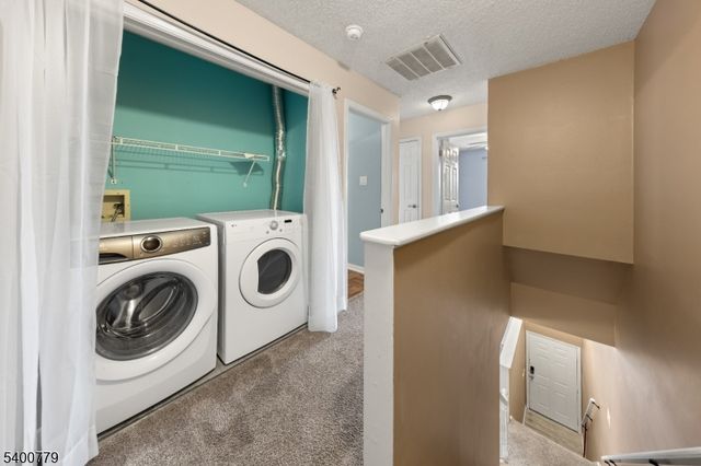 54 Burlington Ct, Hamburg Boro, NJ 07419