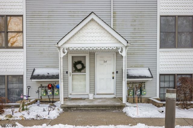 54 Burlington Ct, Hamburg Boro, NJ 07419