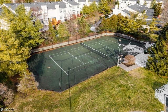 54 Burlington Ct, Hamburg Boro, NJ 07419