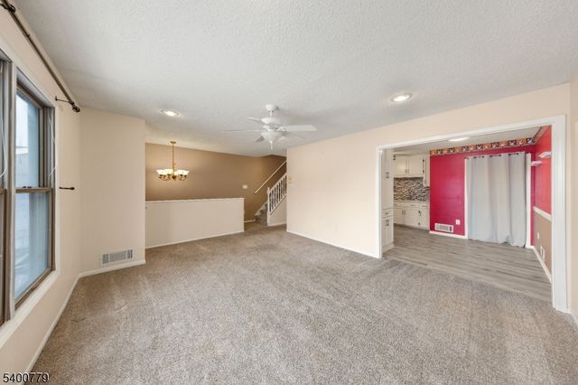 54 Burlington Ct, Hamburg Boro, NJ 07419