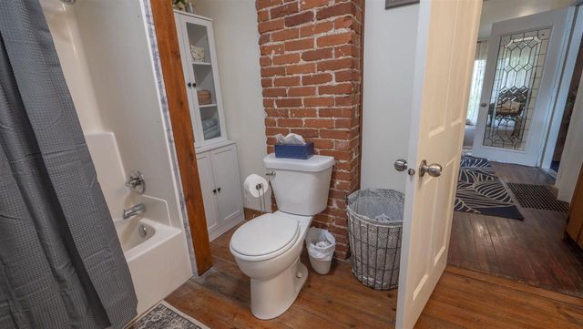 716 ROYALTON STREET, Waupaca, WI 54981