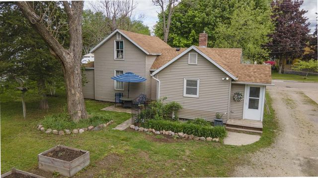 716 ROYALTON STREET, Waupaca, WI 54981