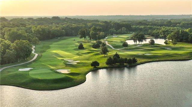 17285 Galloway Drive, Stilwell, KS 66085