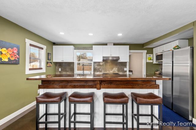 68199 Sassafras Street, Edwardsburg, MI 49112