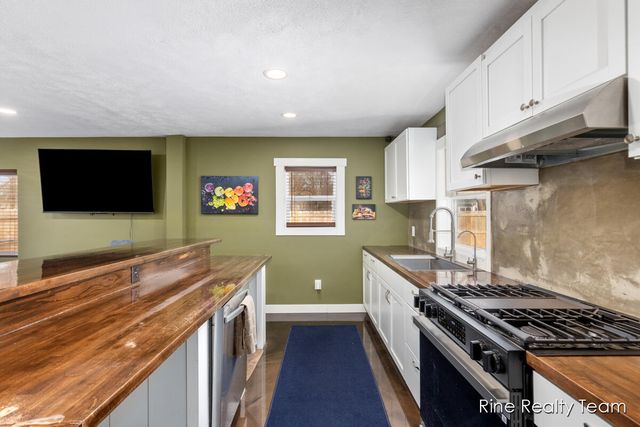 68199 Sassafras Street, Edwardsburg, MI 49112