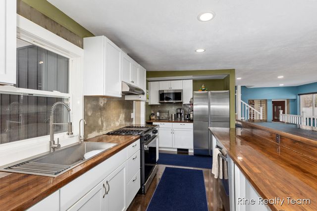 68199 Sassafras Street, Edwardsburg, MI 49112