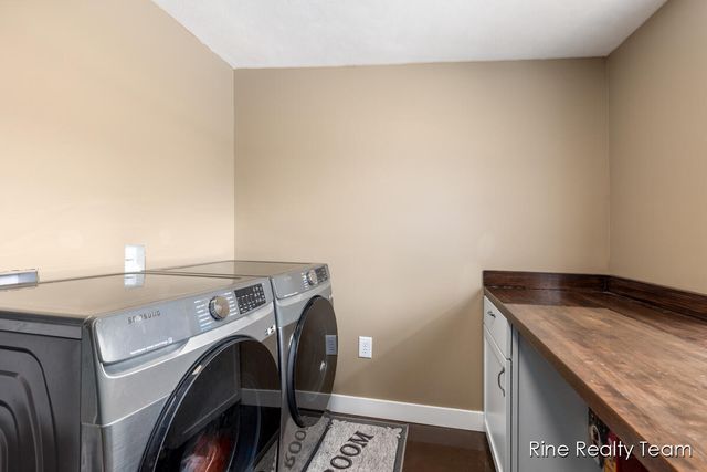 68199 Sassafras Street, Edwardsburg, MI 49112