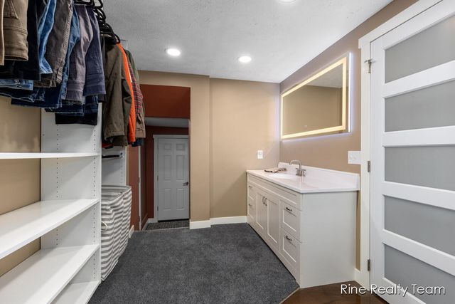 68199 Sassafras Street, Edwardsburg, MI 49112