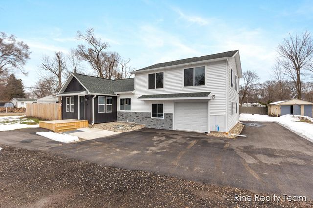 68199 Sassafras Street, Edwardsburg, MI 49112