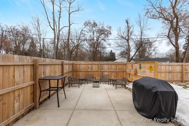 68199 Sassafras Street, Edwardsburg, MI 49112