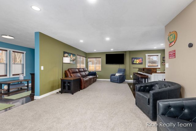 68199 Sassafras Street, Edwardsburg, MI 49112