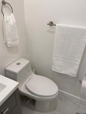 5601 Collins Avenue 722, Miami Beach, FL 33140