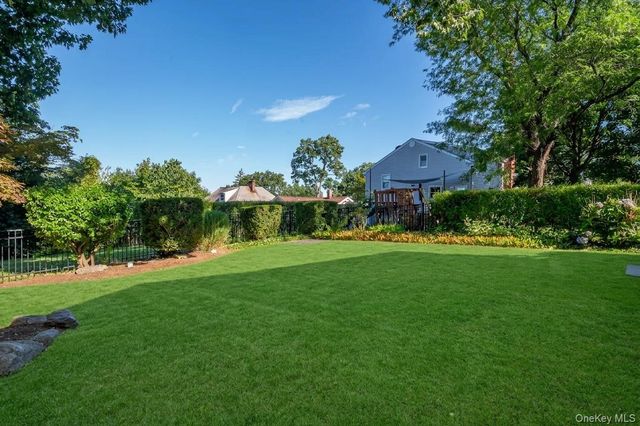 71 Ewart Street, Scarsdale, NY 10583