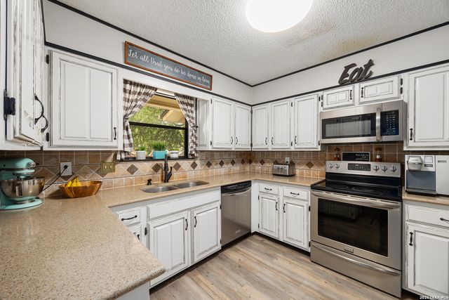 8911 Shady Winds, San Antonio, TX 78254