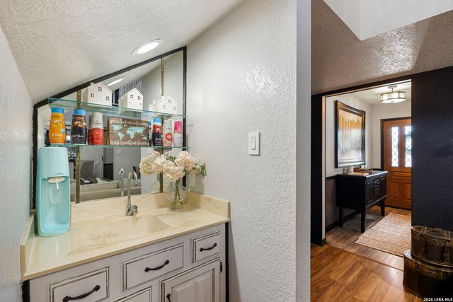 8911 Shady Winds, San Antonio, TX 78254