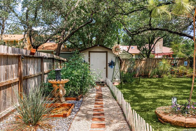 8911 Shady Winds, San Antonio, TX 78254