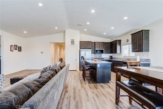 11856 Calenda Court, Victorville, CA 92392