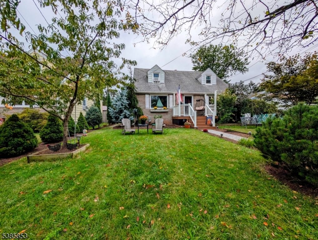 182 W Lake Ave, Rahway City, NJ 07065