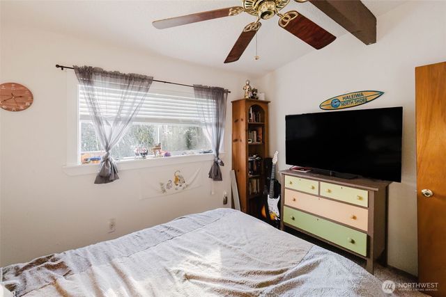 160 NE Virginia Avenue, Belfair, WA 98528