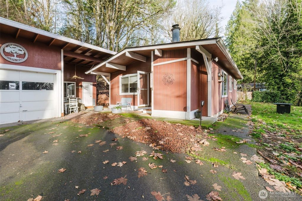 160 NE Virginia Avenue, Belfair, WA 98528