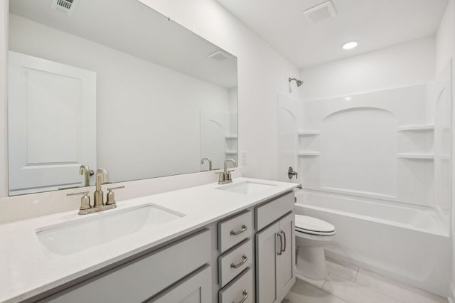 1088 Large Poppy Dr, La Vergne, TN 37086