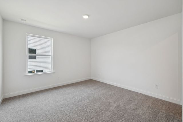 1088 Large Poppy Dr, La Vergne, TN 37086